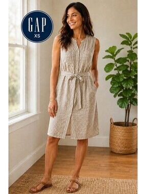 Gap | XS | Gray Smocked Sleeveless Shift Dress